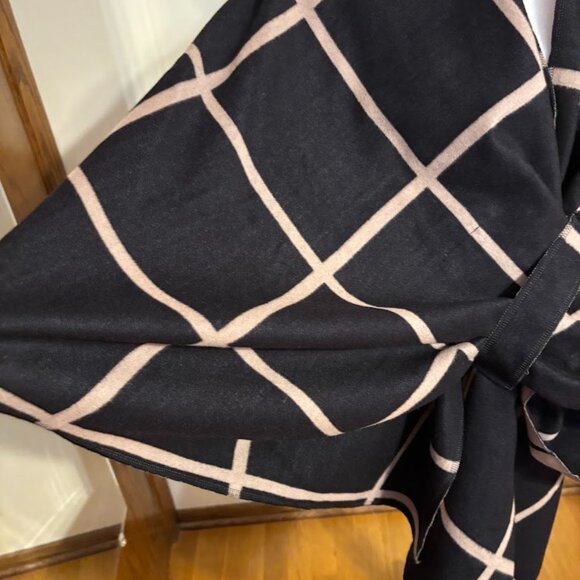 NEW MOSS ROSE WOMEN'S REVERSIBLE Shawl/Poncho/Open Front - ONE SIZE - Picture 8 of 14